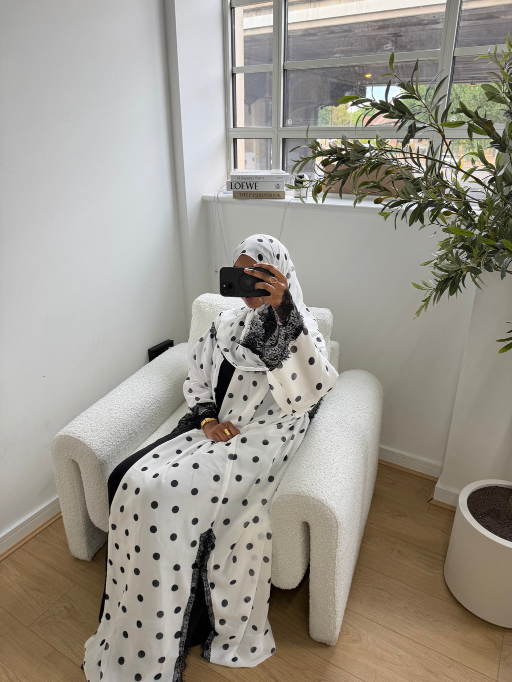Dottie lace abaya